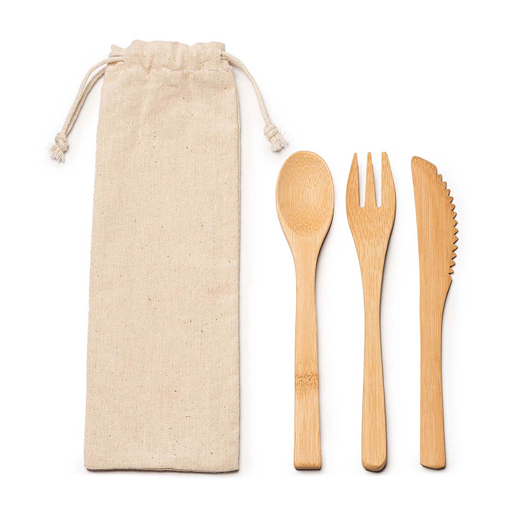 Set de tacamuri de lemn in saculet de canvas