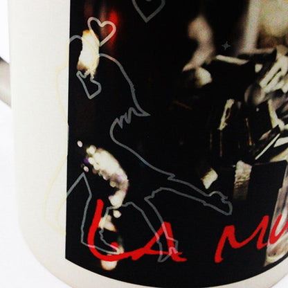 Cană termosensibilă cu model pe exterior LOVE