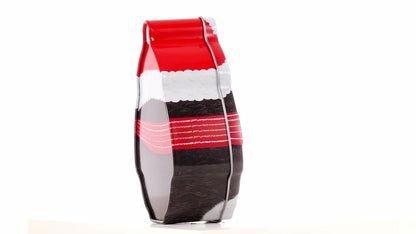 Cutie metalică cu formă de pinguin