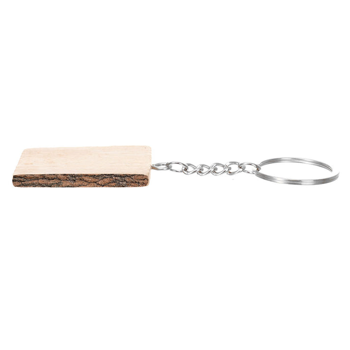 Breloc din bucată de lemn brută